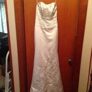 Wedding dress! Never worn!